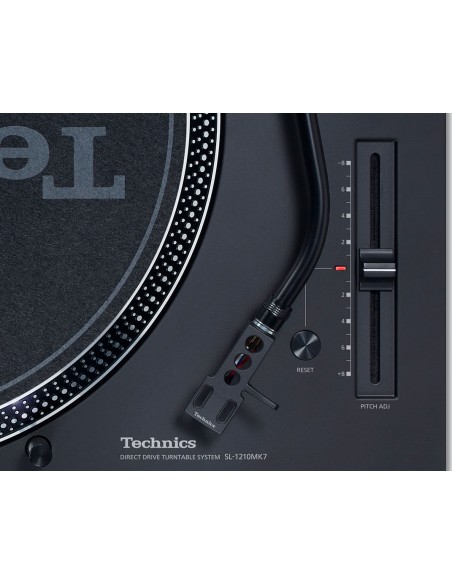 Technics SL-1210 MK7 + Flight Case